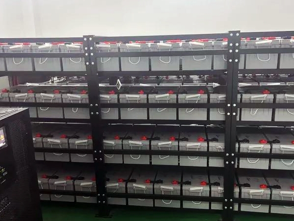 力锐斯UPS和蓄电池 - 湖南怀化市消防救援中心机房